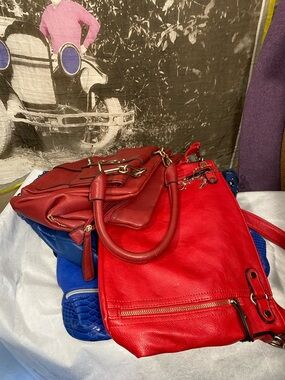 4 x Hand bags good hard wear damaged cracked shells